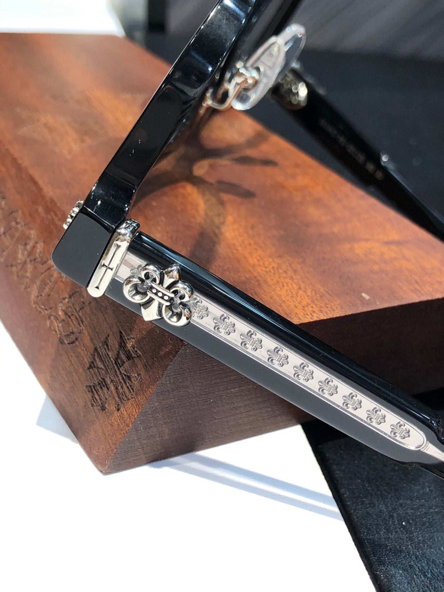 Chrome Hearts Aviaotor Black & Gold frames